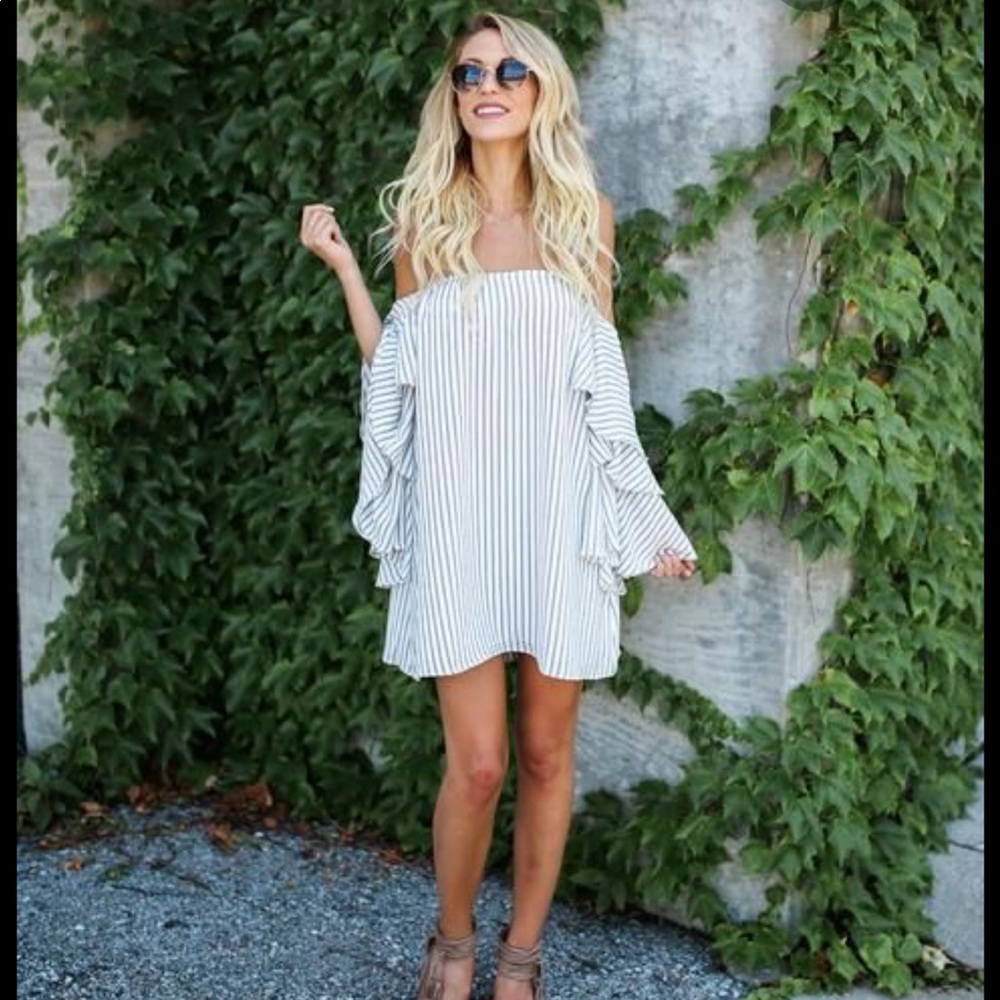 NWOT Vici Off The Shoulder Blue and White Dress